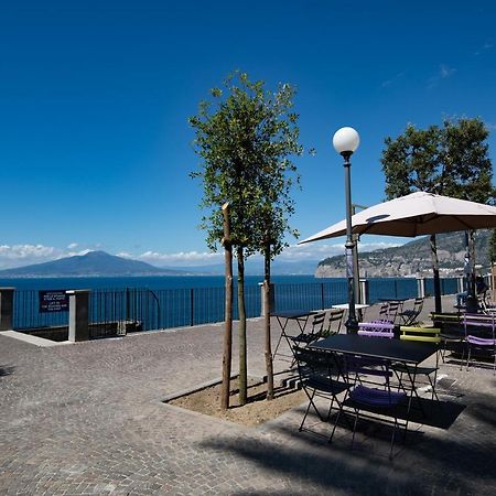 Casa La Perla Apartment Sorrento Luaran gambar