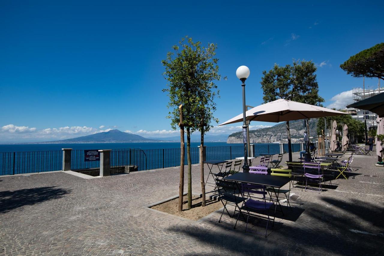 Casa La Perla Apartment Sorrento Luaran gambar