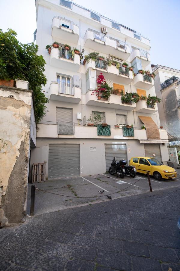 Casa La Perla Apartment Sorrento Luaran gambar