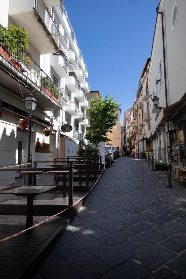 Casa La Perla Apartment Sorrento Luaran gambar