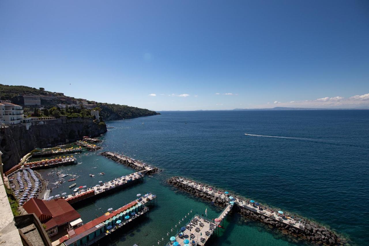 Casa La Perla Apartment Sorrento Luaran gambar